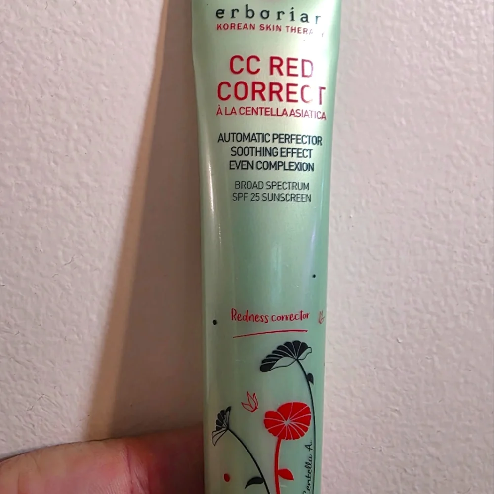 Erborian CC Red Correct Green Cream - Picture 1 of 4